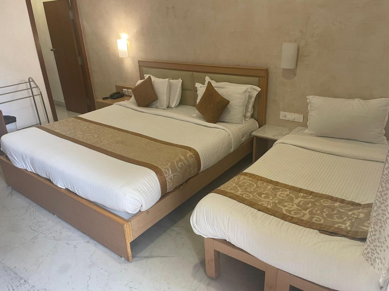 Avenue 11 Boutique Residences, Poes Garden Madras Buitenkant foto