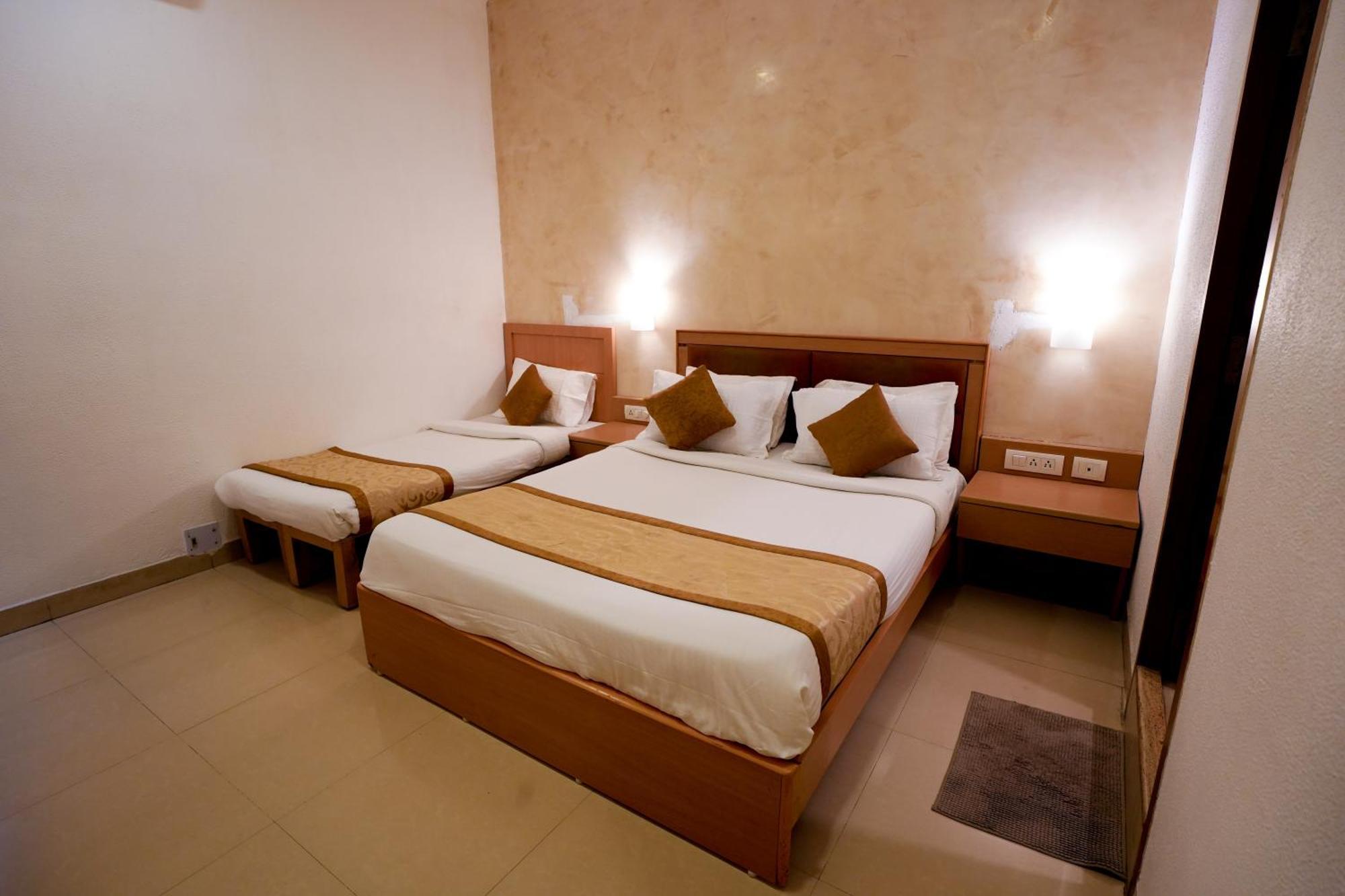 Avenue 11 Boutique Residences, Poes Garden Madras Buitenkant foto