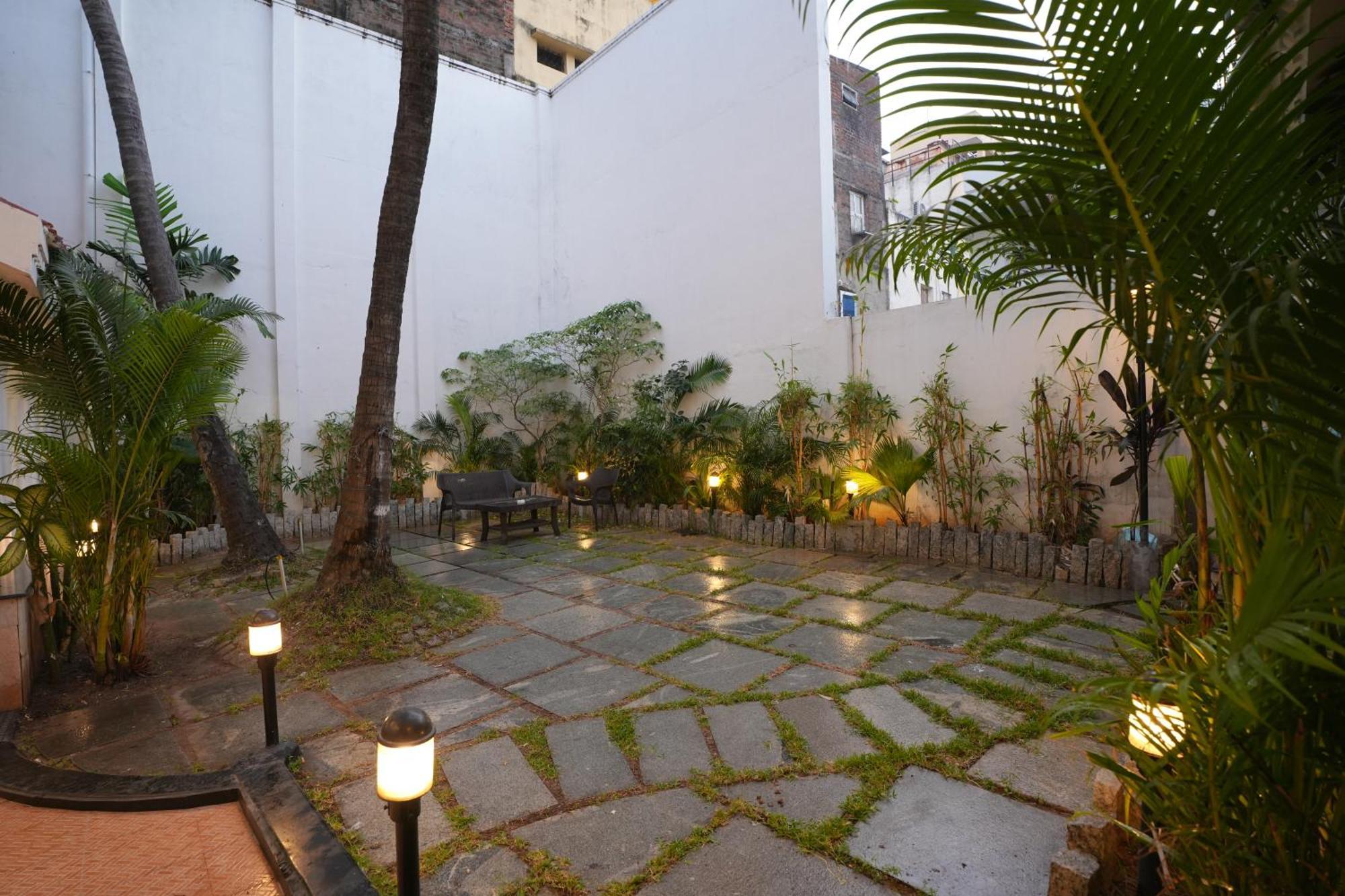 Avenue 11 Boutique Residences, Poes Garden Madras Buitenkant foto