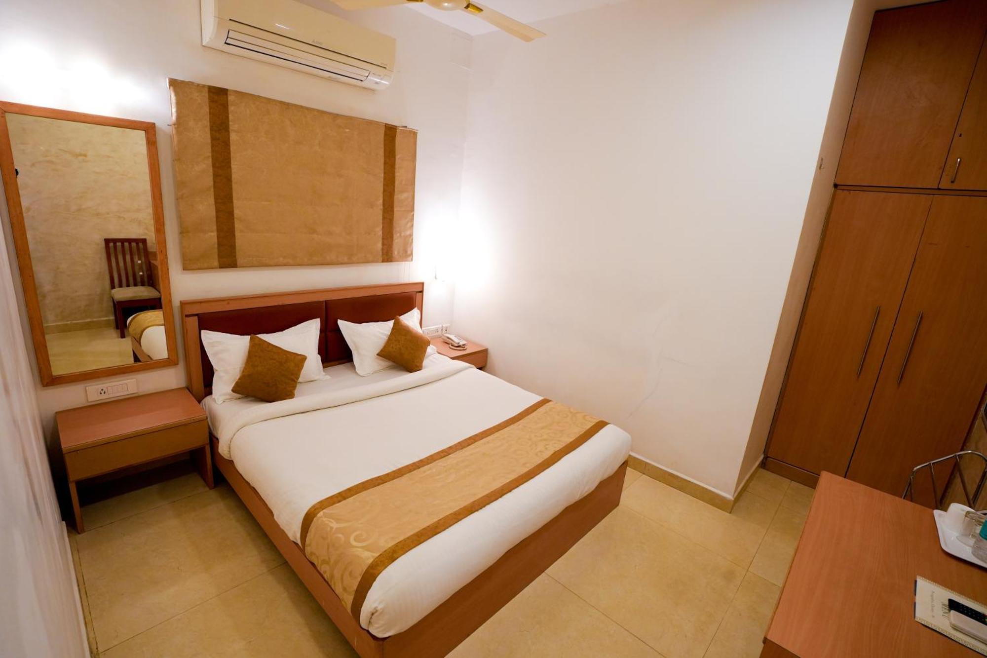 Avenue 11 Boutique Residences, Poes Garden Madras Buitenkant foto