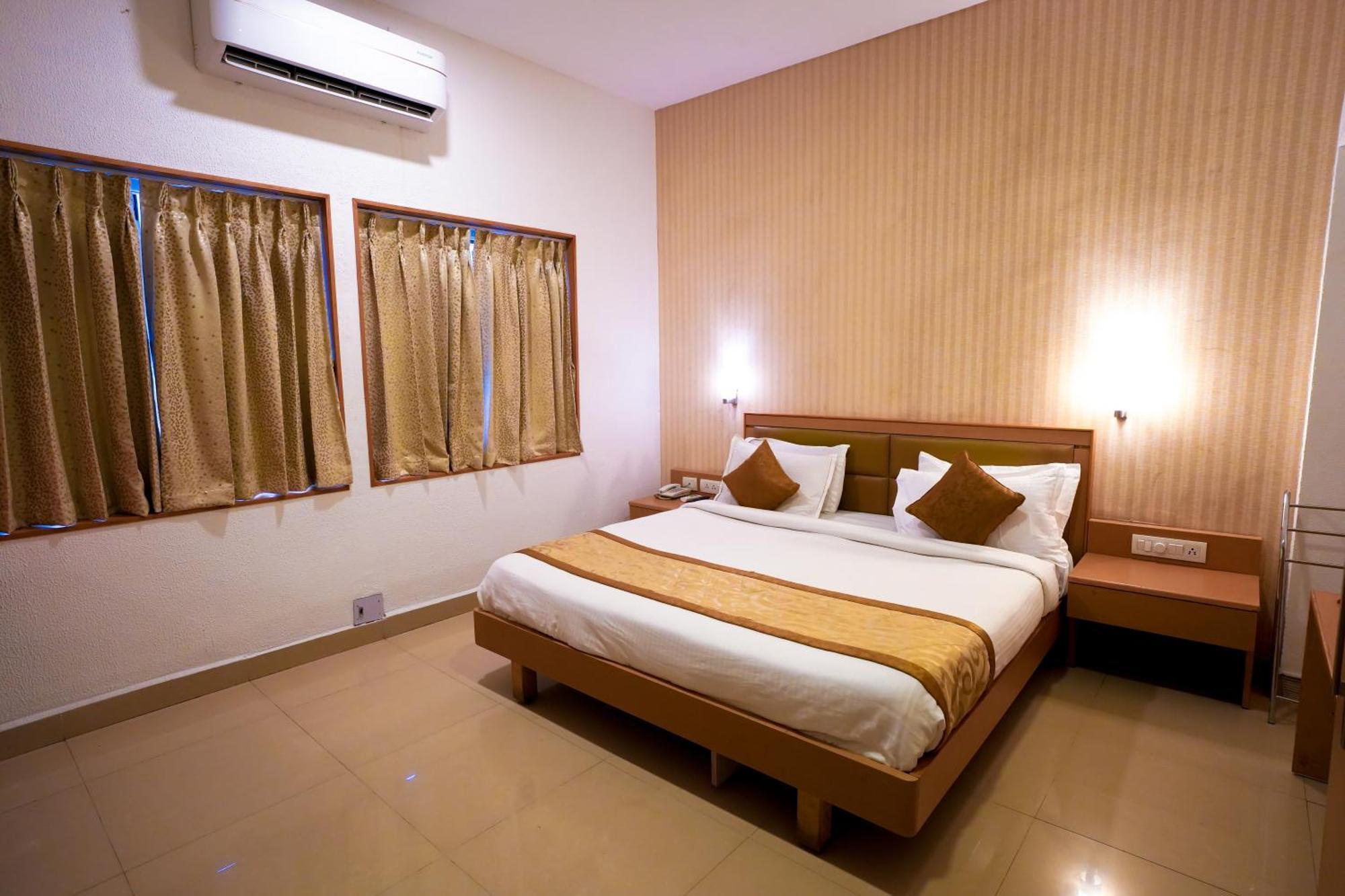 Avenue 11 Boutique Residences, Poes Garden Madras Buitenkant foto