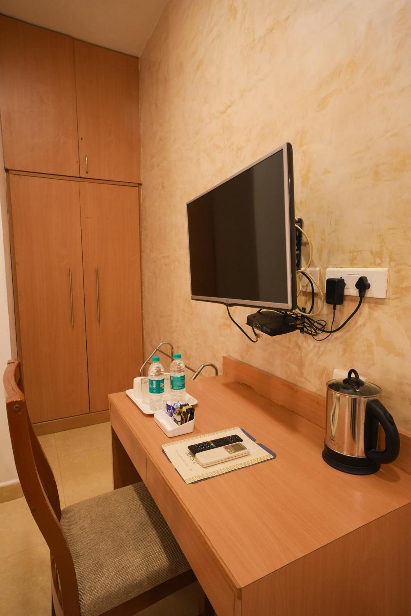 Avenue 11 Boutique Residences, Poes Garden Madras Buitenkant foto