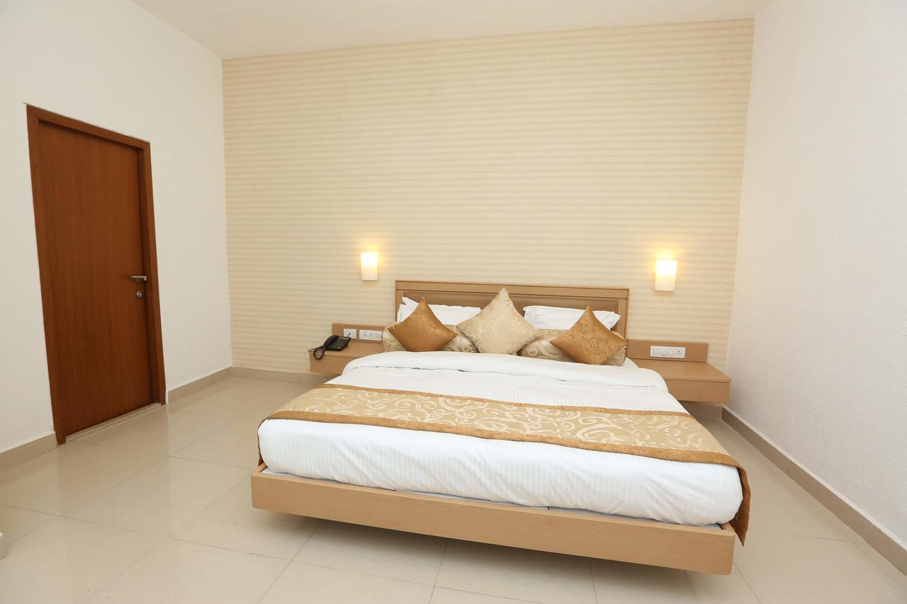 Avenue 11 Boutique Residences, Poes Garden Madras Buitenkant foto
