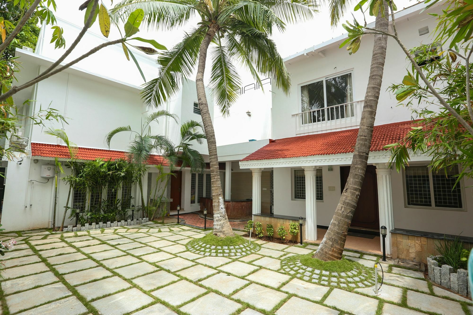 Avenue 11 Boutique Residences, Poes Garden Madras Buitenkant foto